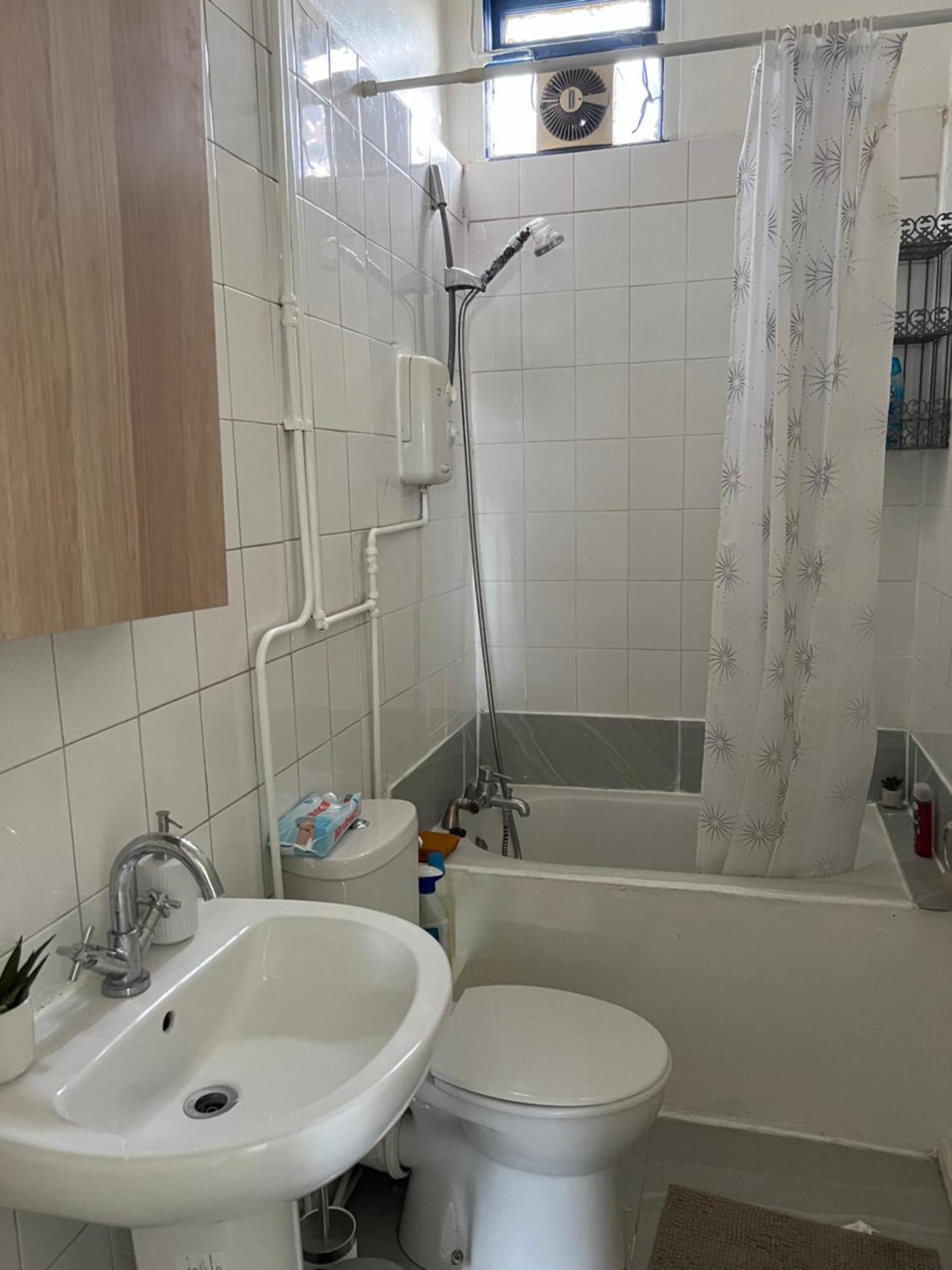 Islington Gazde/Camere de închiriat *